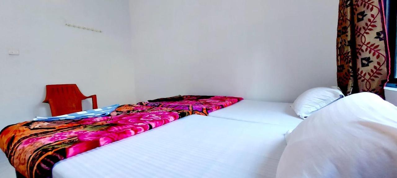 Nilam Guest House พุทธคยา ภายนอก รูปภาพ