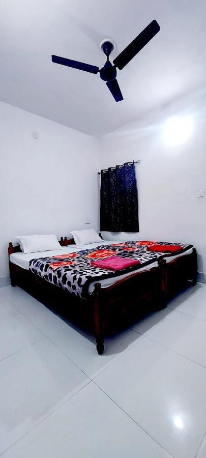 Nilam Guest House พุทธคยา ภายนอก รูปภาพ