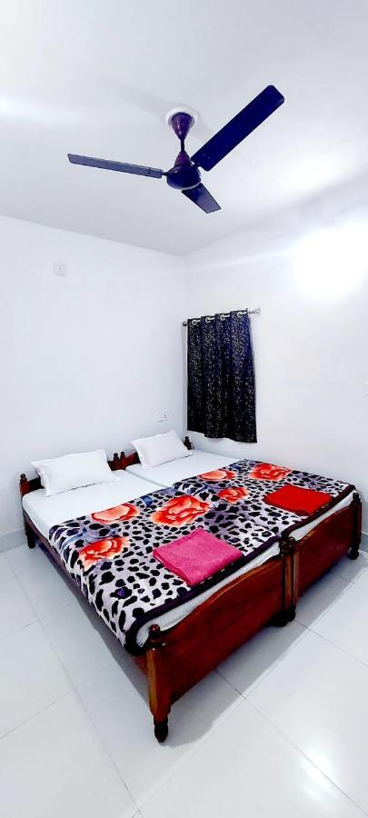 Nilam Guest House พุทธคยา ภายนอก รูปภาพ